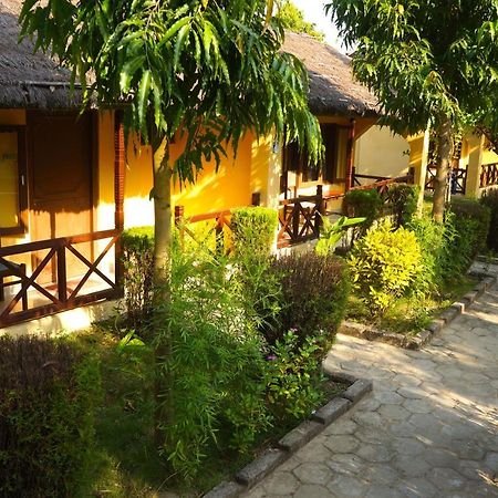 Mr. B'S Place Bardiyā Exterior foto